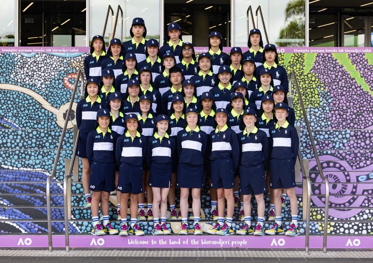 Large squad of Australian Open Ballkids group picture